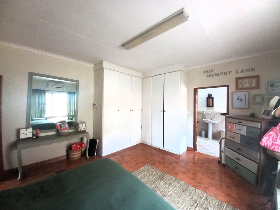 3 Bedroom Property for Sale in Safari Gardens North West